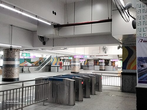 Majherhat metro SS stair railing – main view